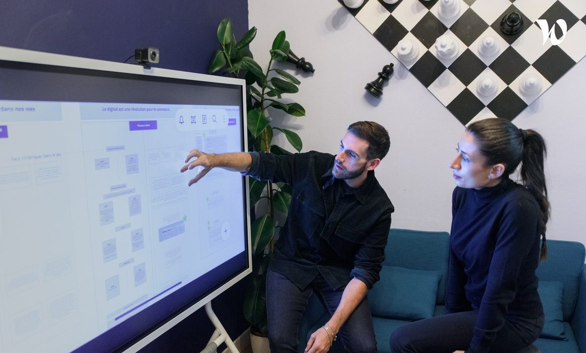 Atelier de conception d'une expérience, sur écran tactile mural